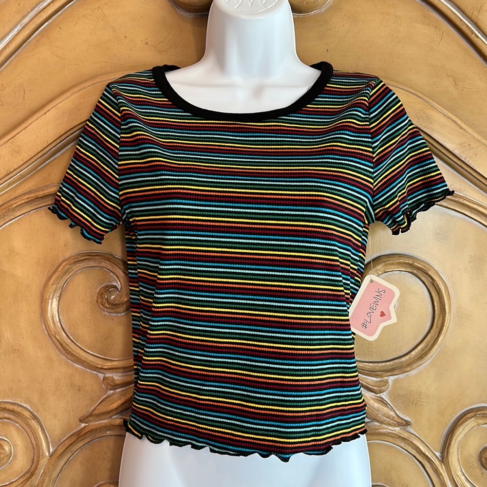#Lovewins Lettuce edged crop top
